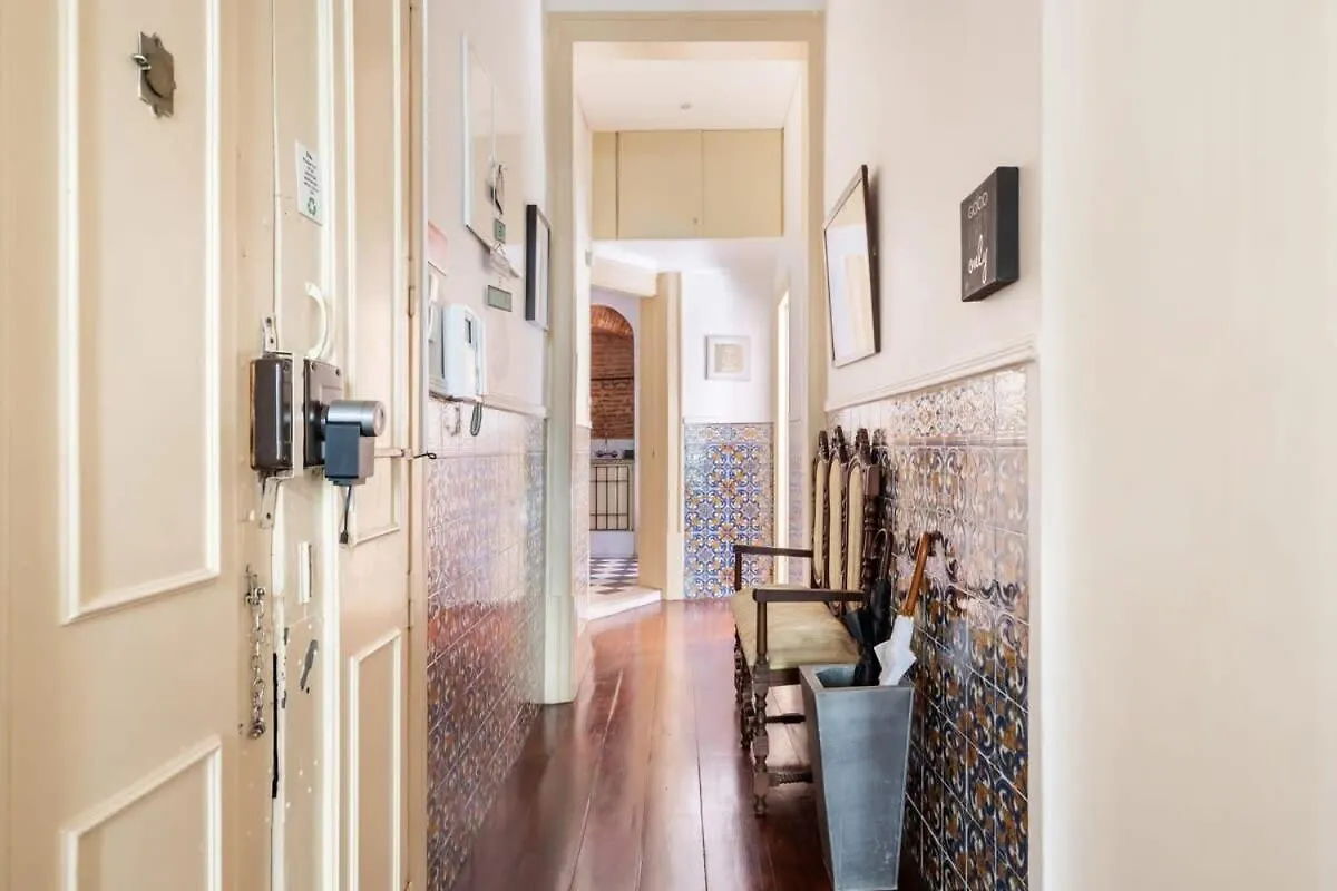 Explore Lisbon From An Artistic Alfama Home Διαμέρισμα