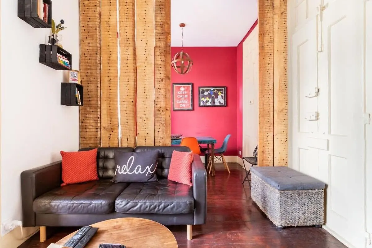 Explore Lisbon From An Artistic Alfama Home Πορτογαλία