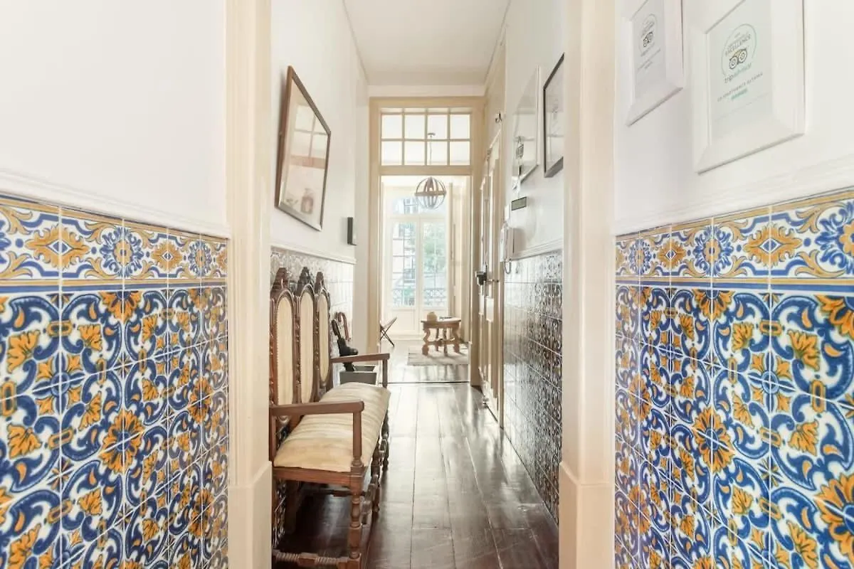 Explore Lisbon From An Artistic Alfama Home 0*,